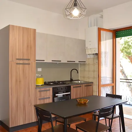 Lova * Pietra Ligure